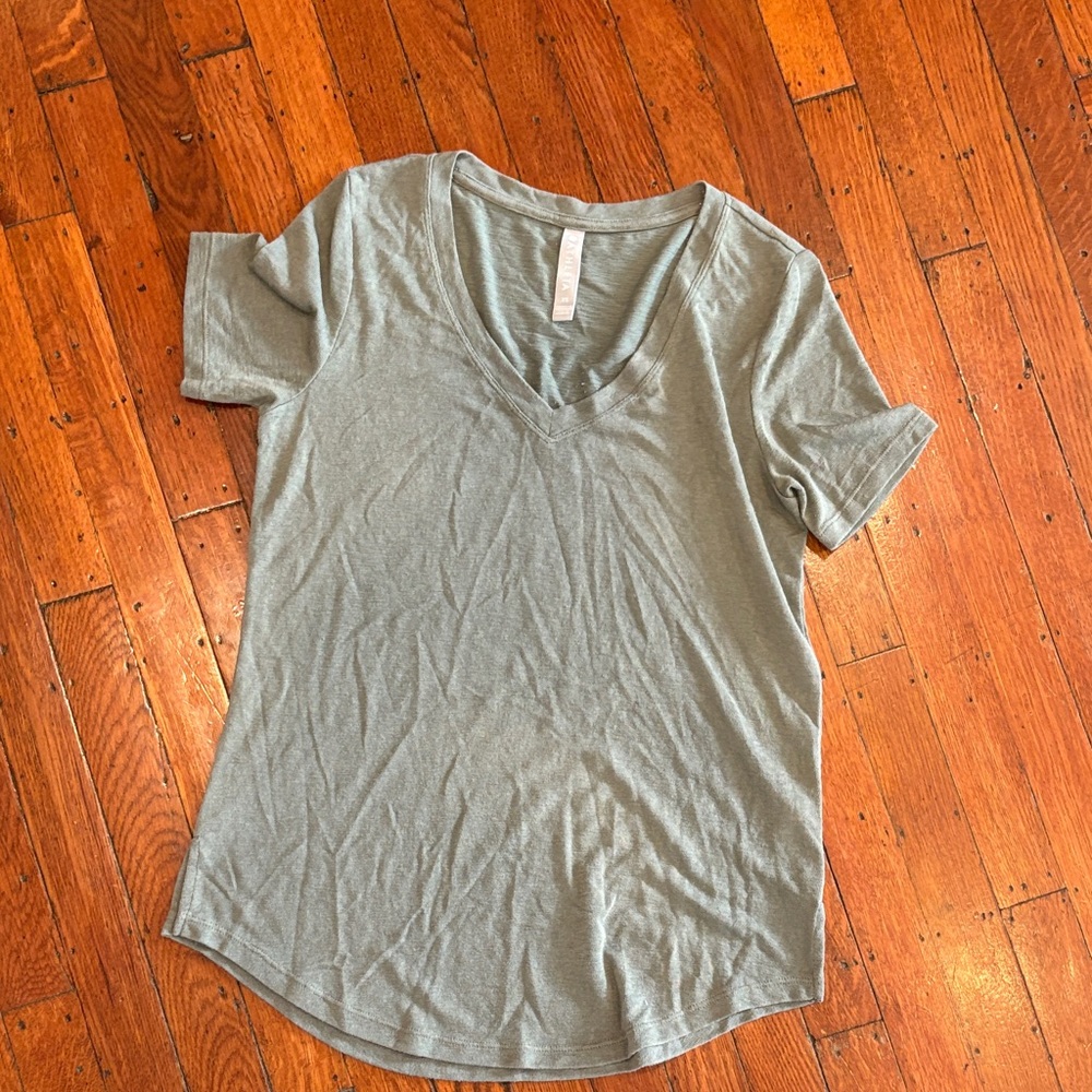 Athleta Light Gray V-Neck Short Sleeve Tee